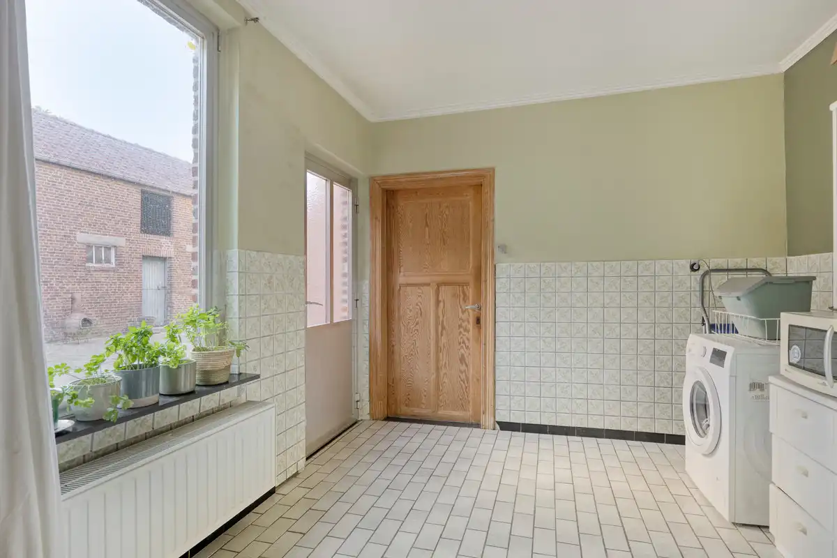 RUSTIG GELEGEN HOEVEWONING MET 3 SLK EN BIJHORENDE STALLINGEN OP 29A83CA TE RIEMST. foto 12