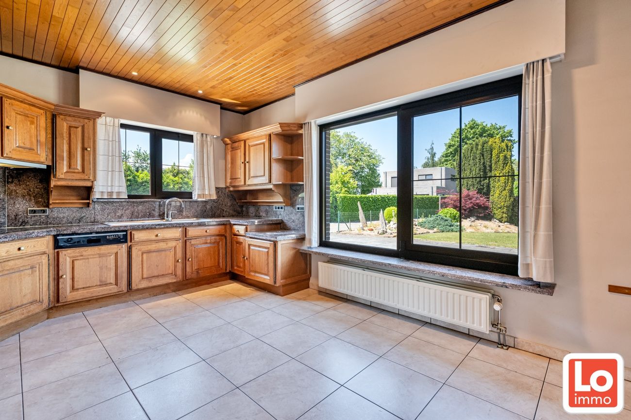 Mooie grote villa met 3 à 4 slaapkamers op een totaal van 1120m² foto 9