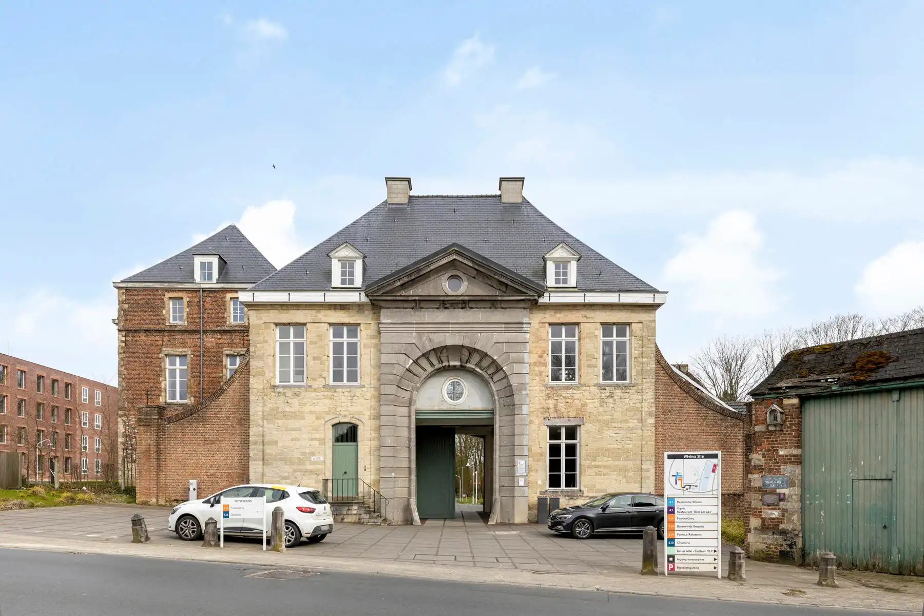 Ruime assistentiewoning met twee slaapkamers op topligging foto 28