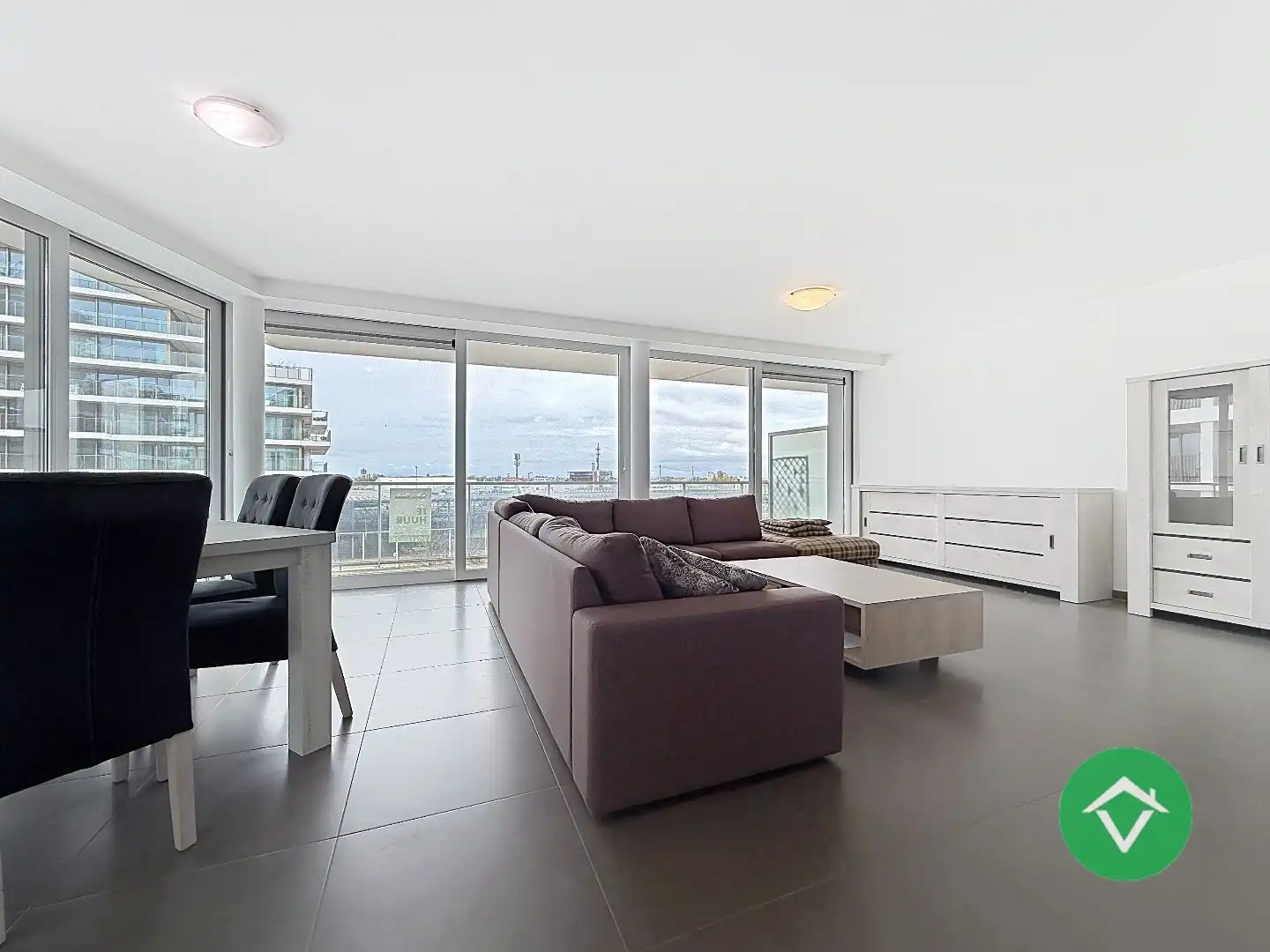 Appartement met 2 slaapkamers en ruim terras te Oostende foto 7