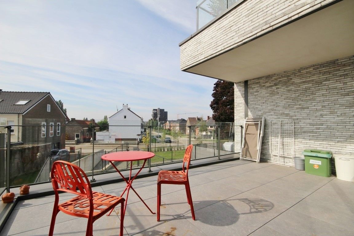 Nieuwbouw appartement met autostaanplaats en kelder! foto 5