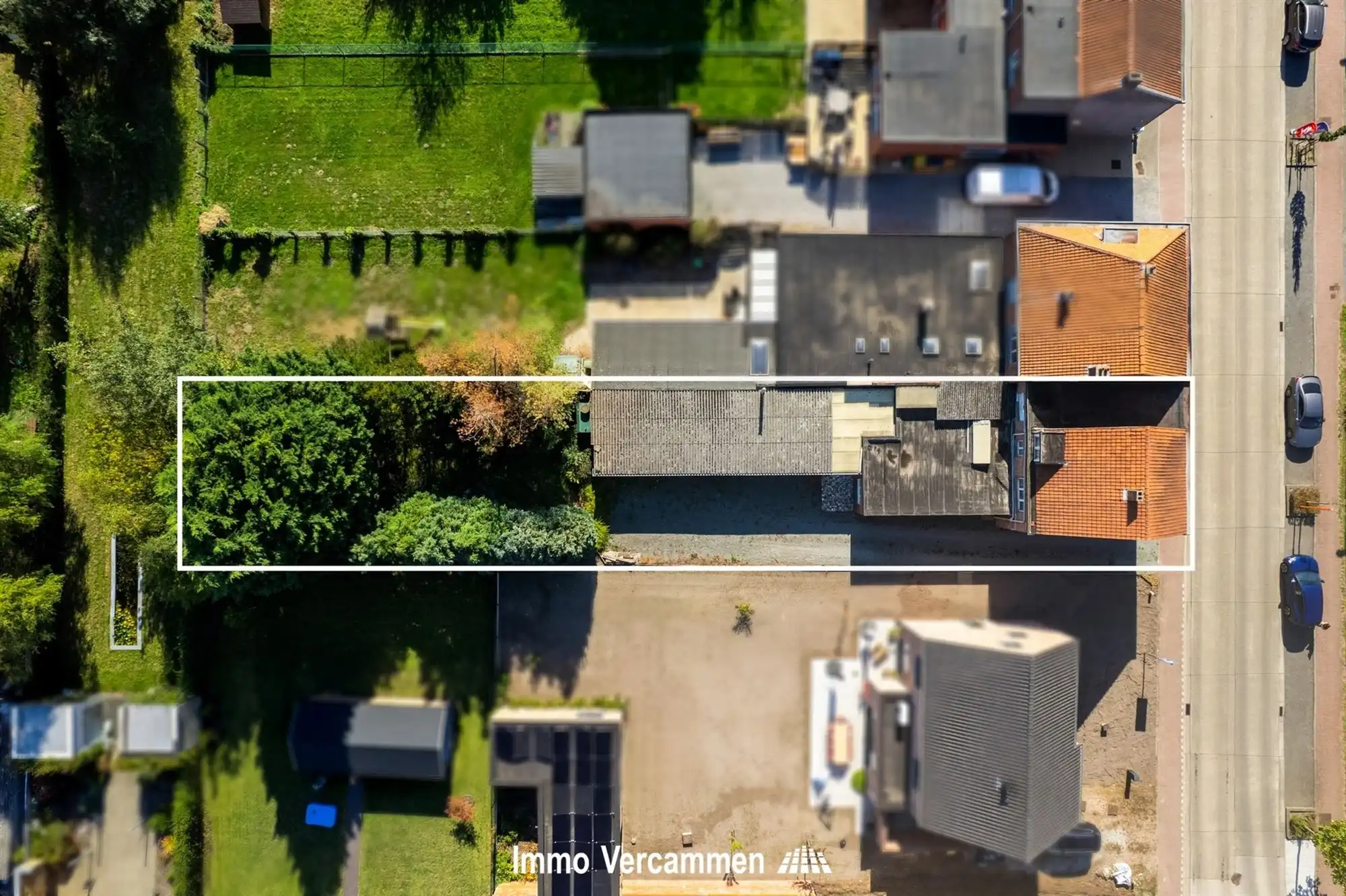 Te renoveren woning met commerciële ruimte in Schriek foto 2