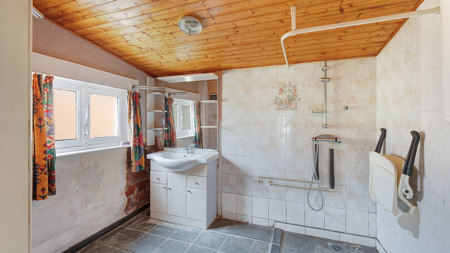 Interessante woning met parking & tuin te Heist-centrum foto 12