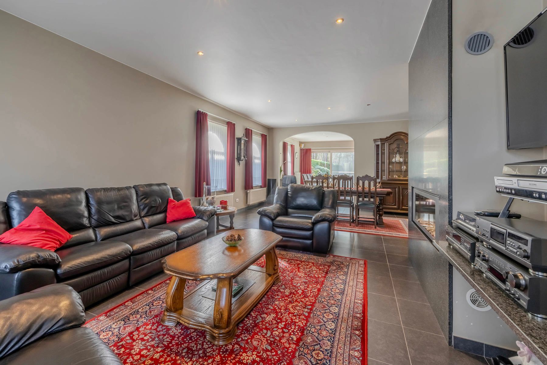 Villa met 4 slpk, bureau en dubbele garage op 1.726m2 foto 5