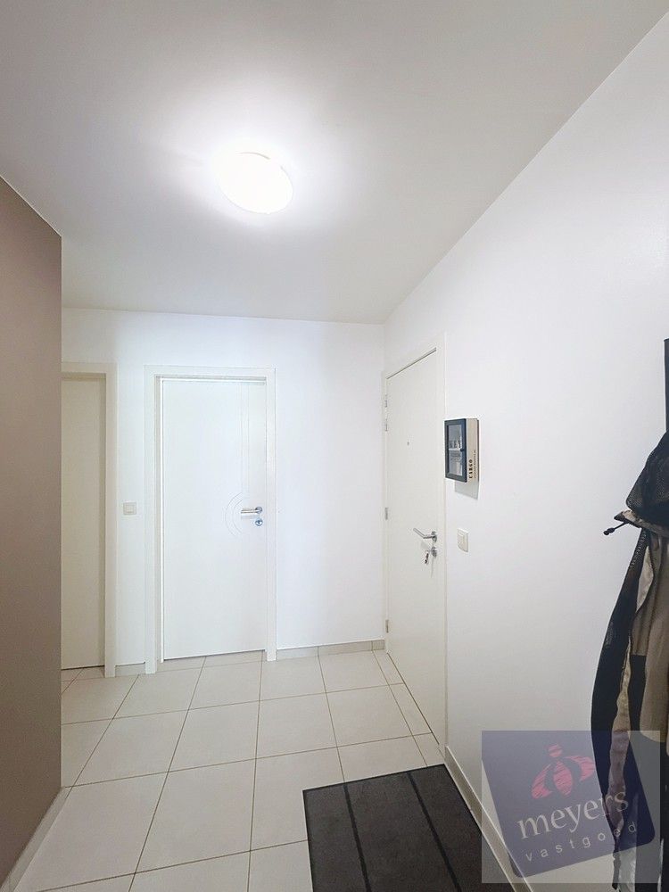 Stijlvol gelijkvloers appartement met terras & autostaanplaats – Bilzen-Hoeselt foto 2