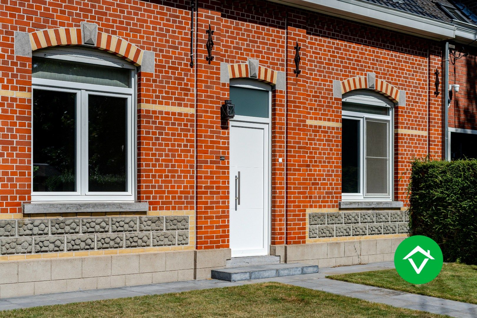 Ruime halfopen bebouwing met 4 slaapkamers en ruime tuin! foto 22
