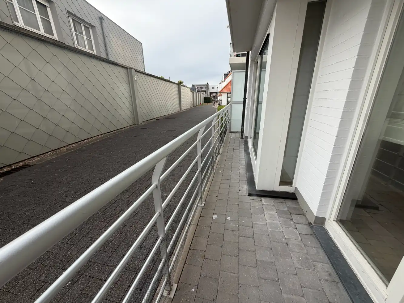 Gelijkvloersappartement met twee slaapkamers en terrasje dichtbij het centrum van Blankenberge. foto 6