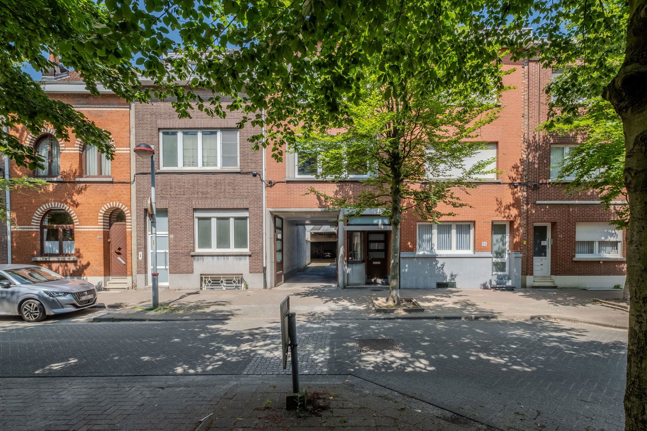 Hoofdfoto van de publicatie: Woning met magazijn en studio op toplocatie te Merksem