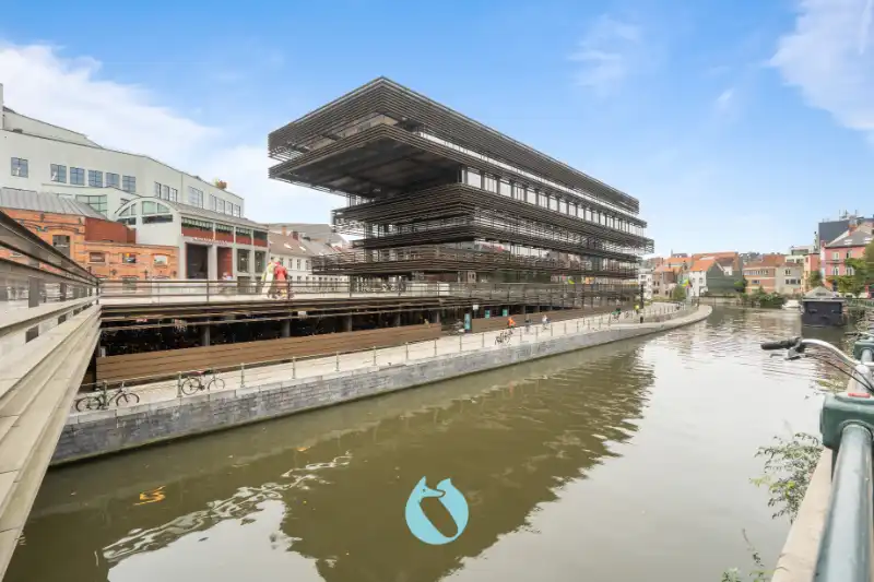 Instapklare stadswoning met 2 slaapkamers, bureauruimte en tuin foto 18