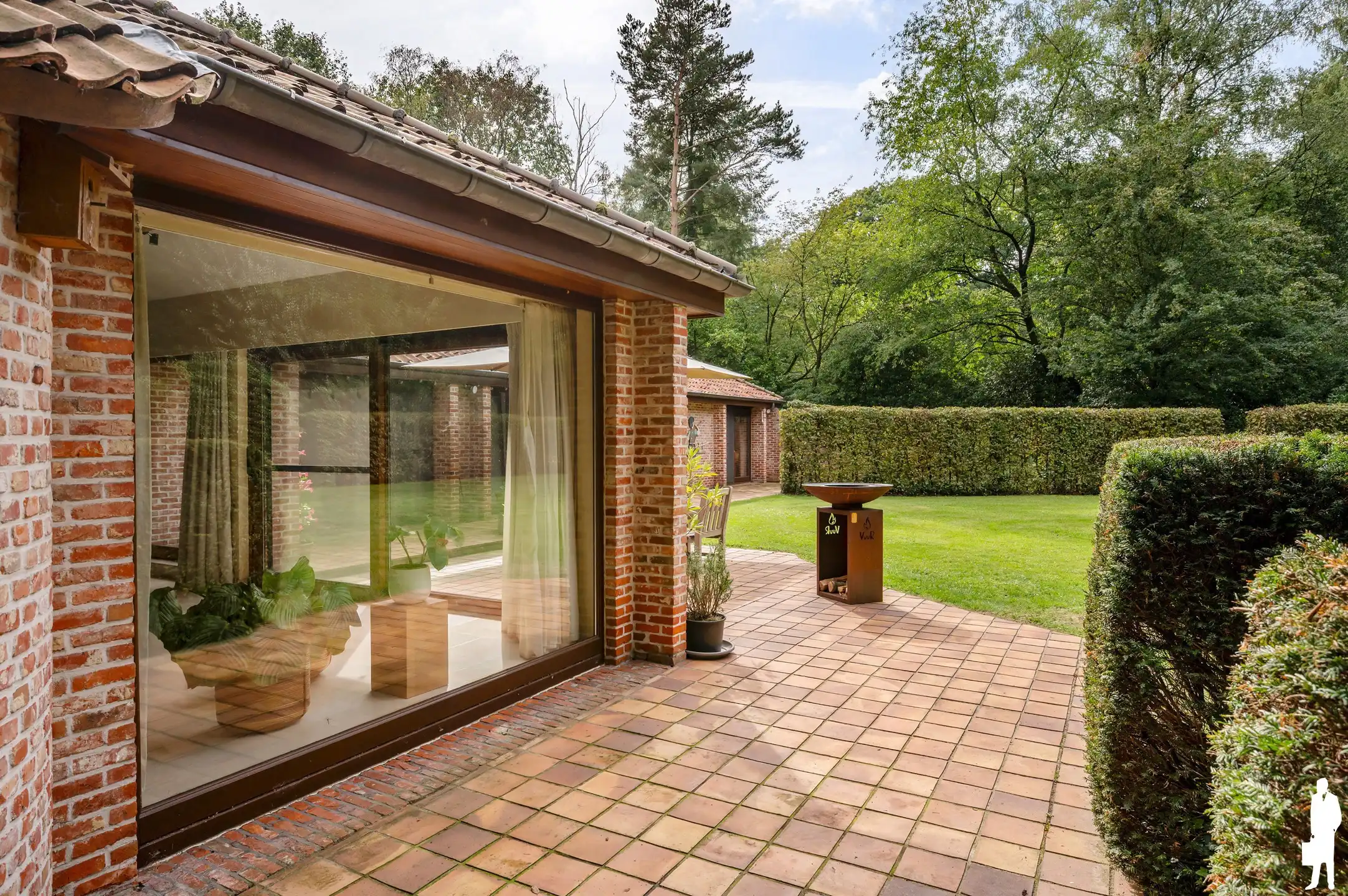 Karaktervolle gelijkvloerse villa op ca. 2.000 m² in zeer rustige, gegeerde en autoluwe wijk Dennendael en dichtbij het natuurgebied foto 37