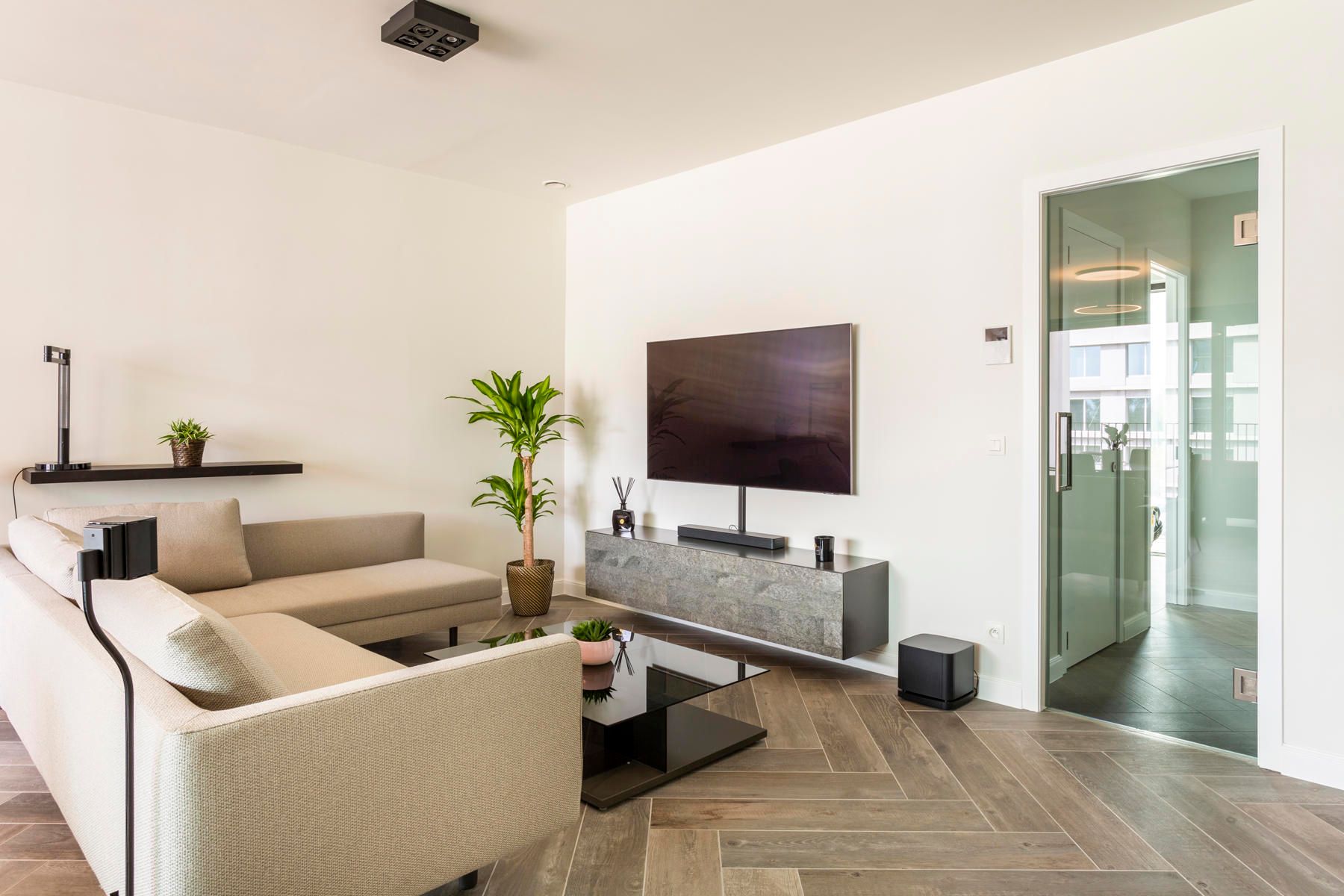 Volledig bemeubeld appartement met terrassen op Nieuw Zuid foto 3