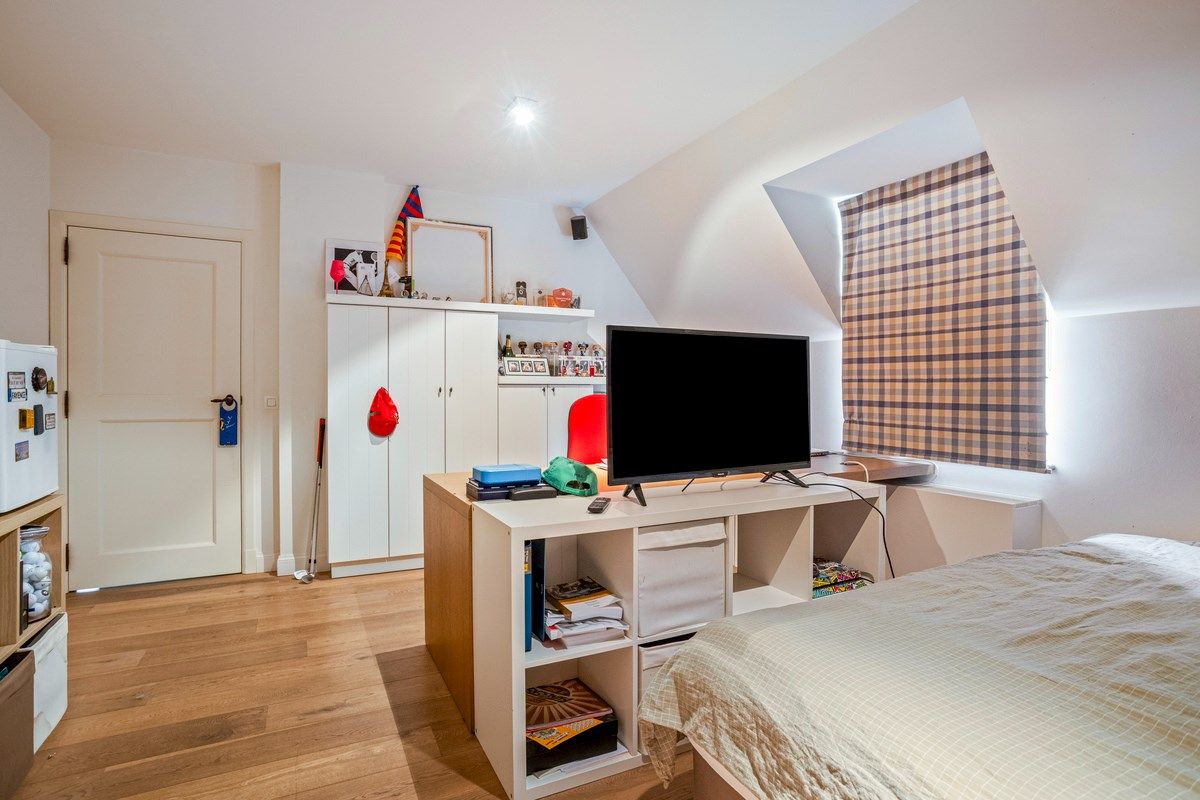 Exclusieve villa met oa 5 slaapkamers en verwarmde zwemvijver  op 2.070 m². foto 22