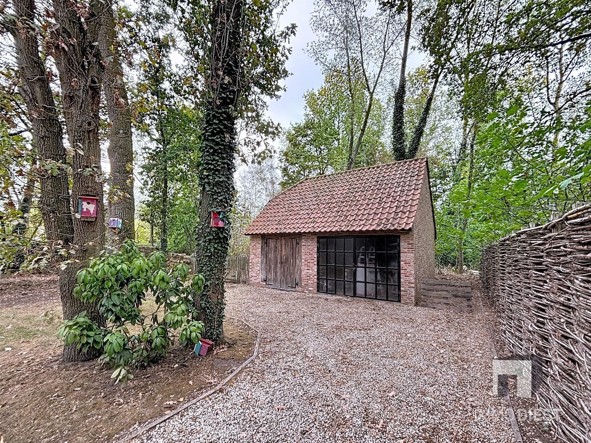Villa-Landhuis met 4slpk op 19,89are foto 8