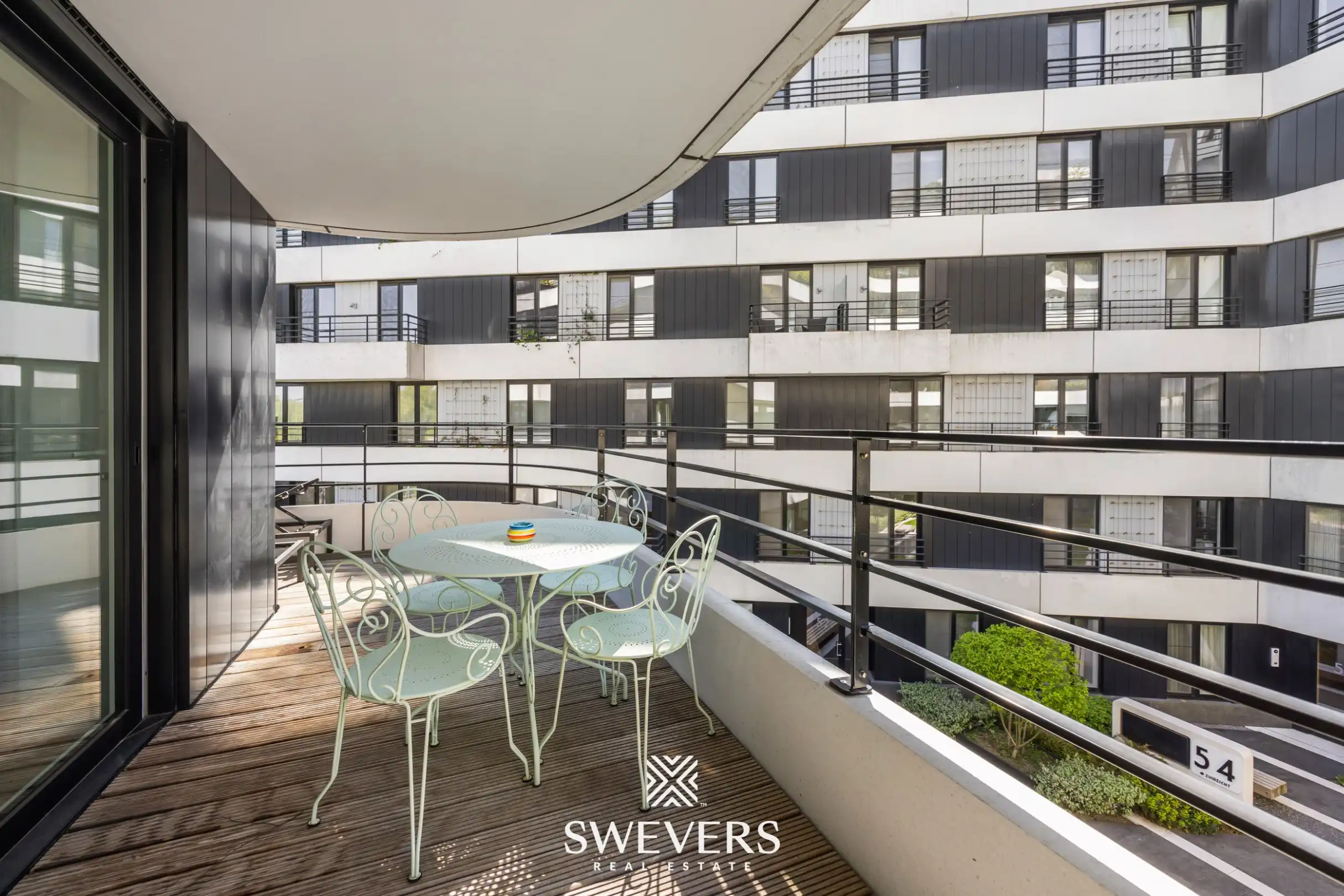 Luxueus appartement met zicht op het kanaal en ruim terras op zuidzicht in Hasselt foto 20