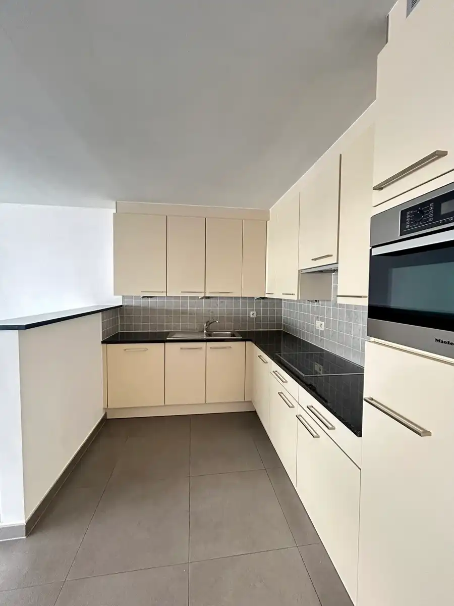 Modern appartement met 2 terrassen en EPC A, op wandelafstand van zee foto 3