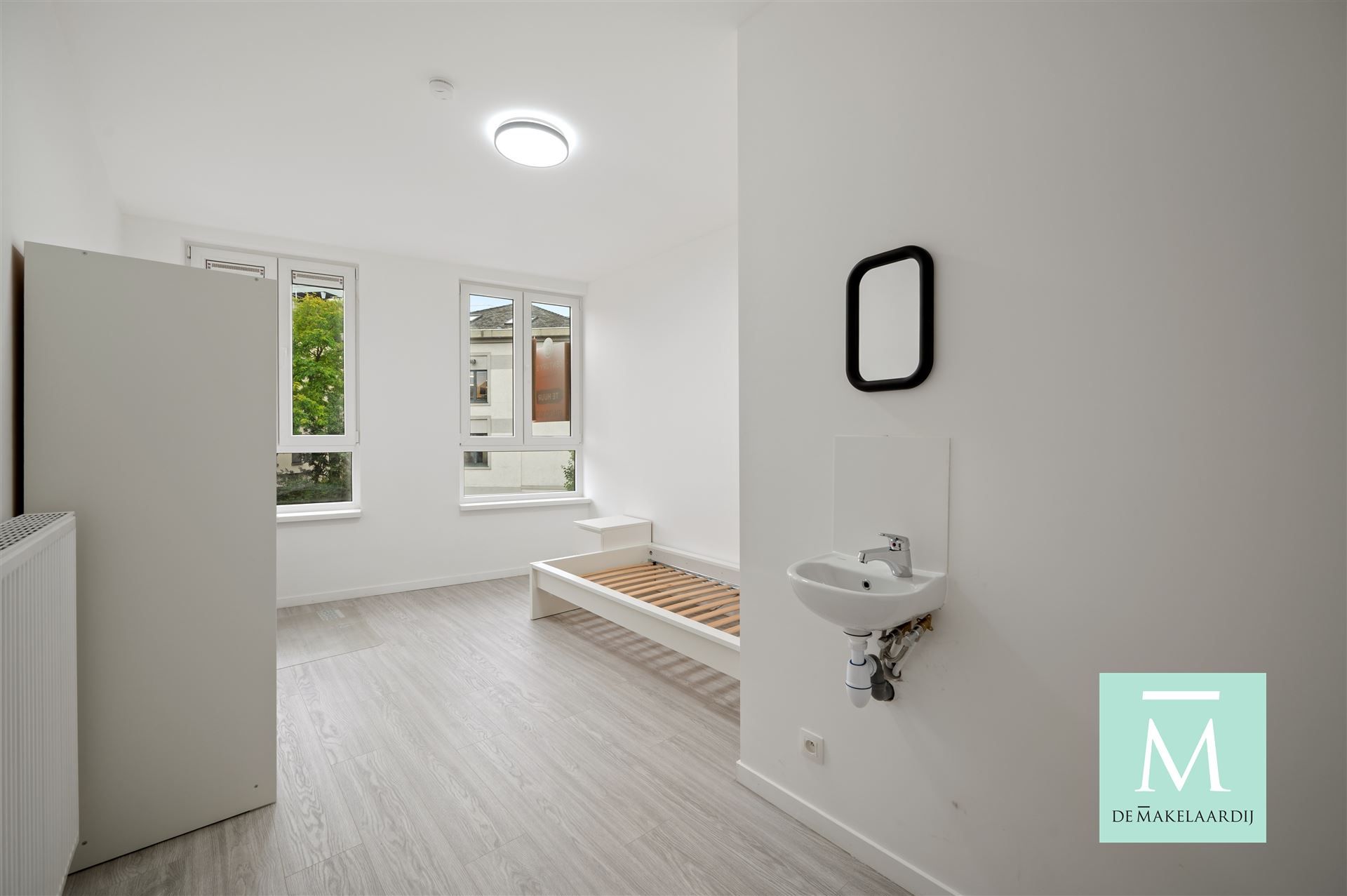 STUDENTS ONLY! Gemeubelde studentenkamer in hartje Mechelen - EERSTE BEWONING NA RENOVATIE  foto {{pictureIndex}}