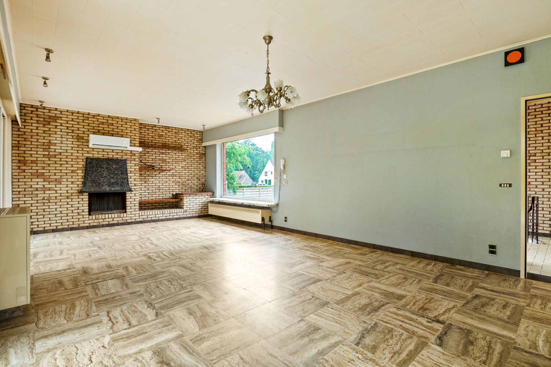 Gelijkvloerse villa met 3 slks op 2800m2 grond foto 5