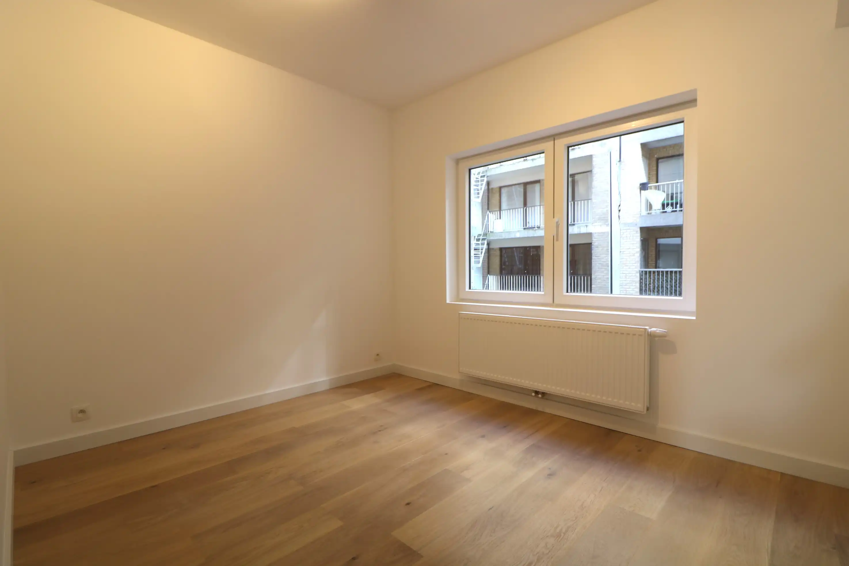 Prachtig gerenoveerd 2-slaapkamerappartement met fantastisch zicht op de jachthaven. foto 5