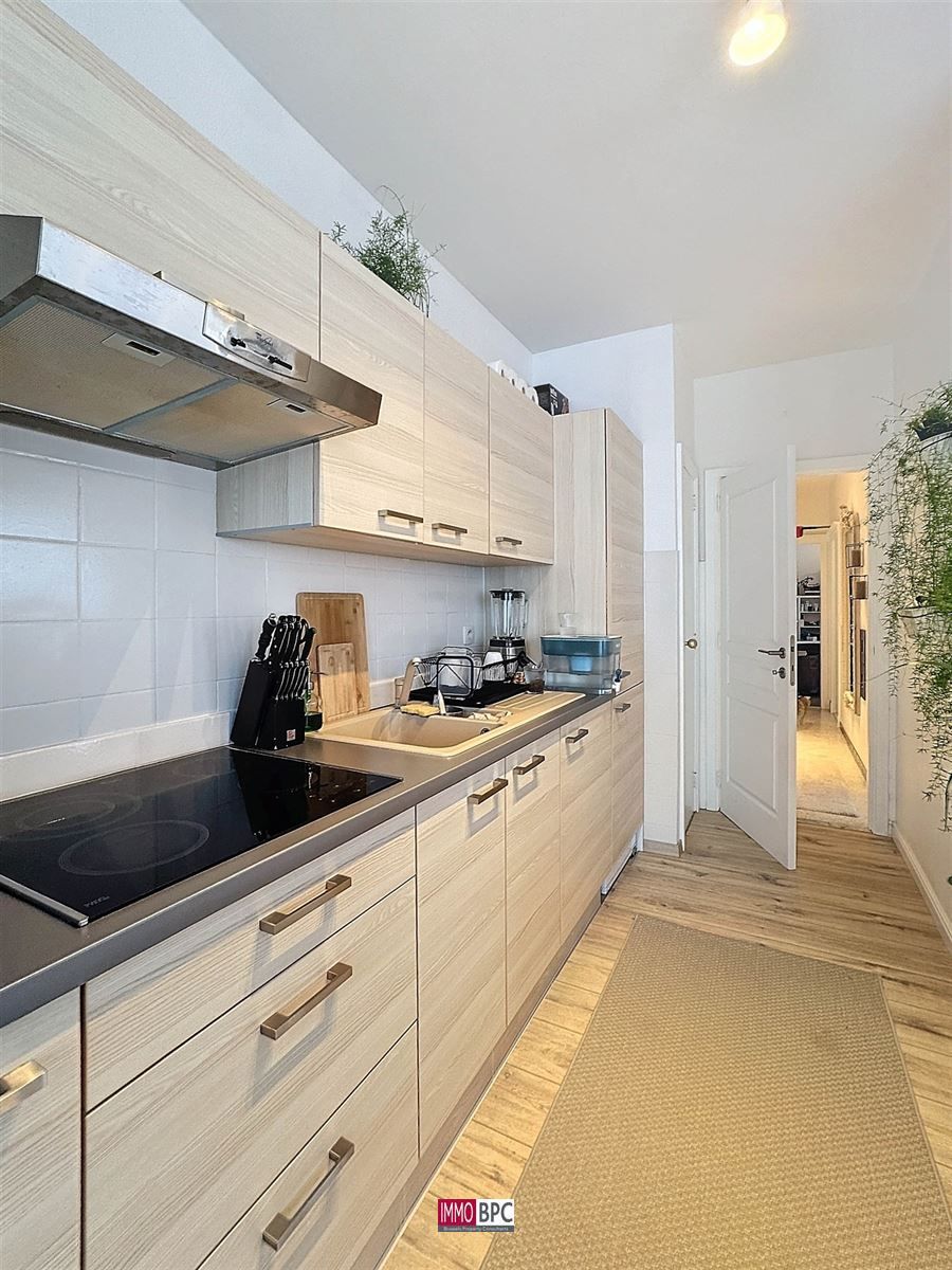 Charmant Twee-Slaapkamer Appartement in Jette foto 8