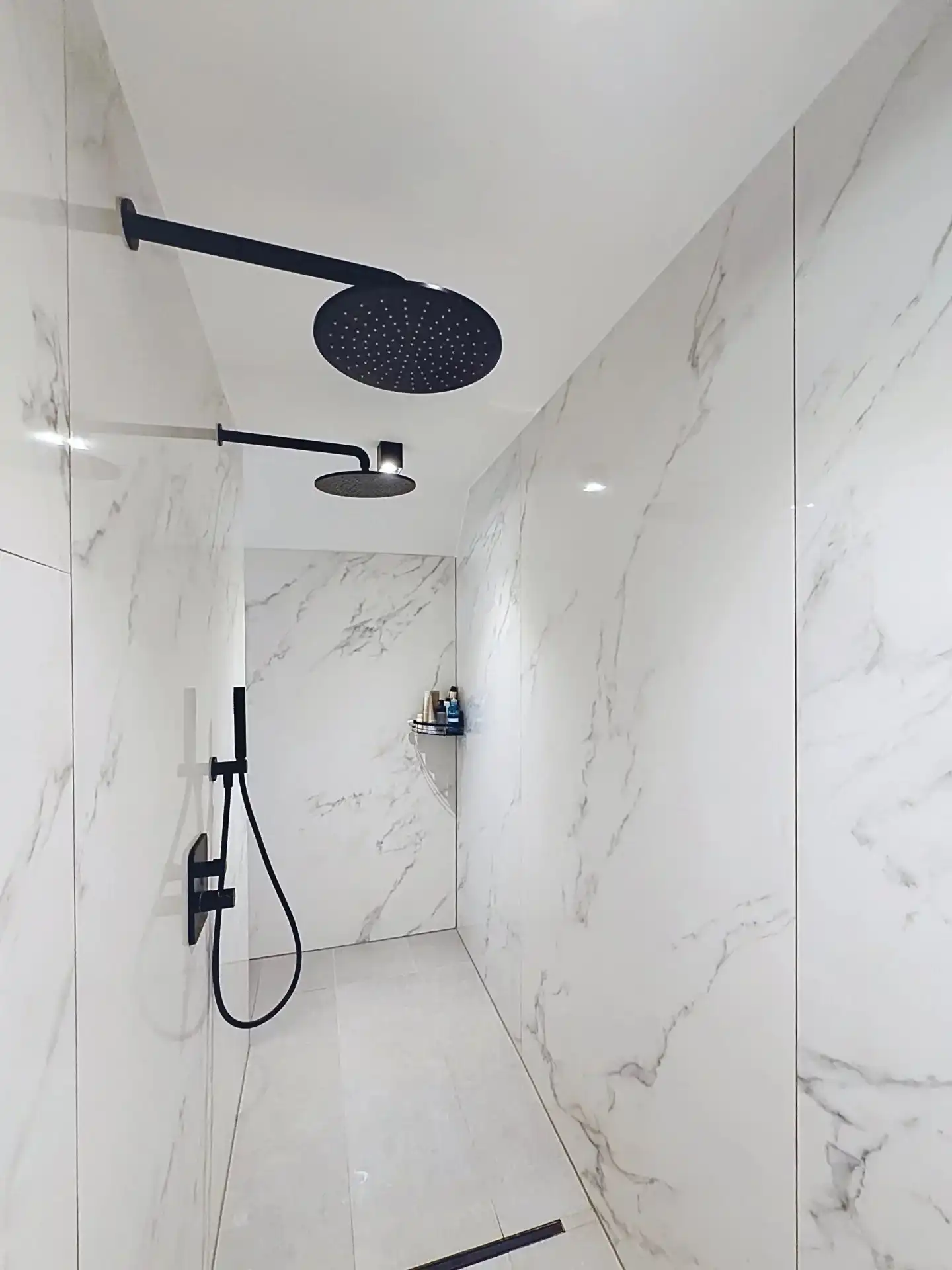 Zeer ruime villa voorzien van alle luxe met 3, mogelijk 5 slaapkamers en 2 badkamers foto 38