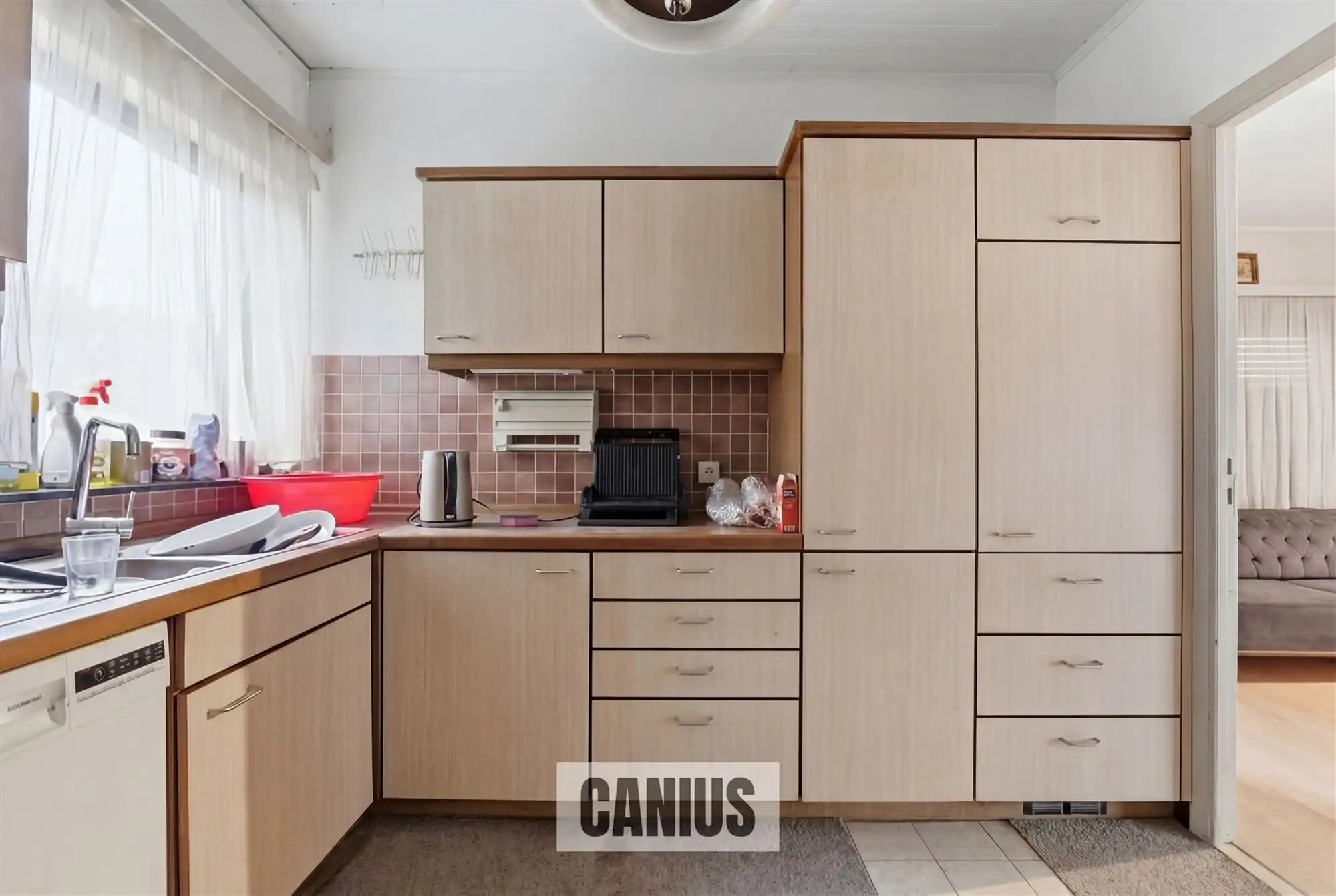 HALFOPEN GELIJKVLOERSE WONING MET DRIE SLAAPKAMERS foto 7
