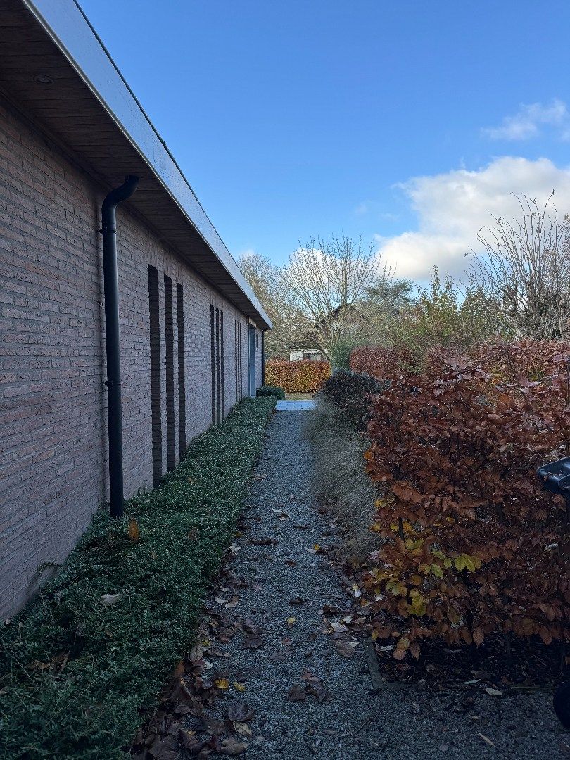 een instapklare 4-gevelwoning met tuin foto 16