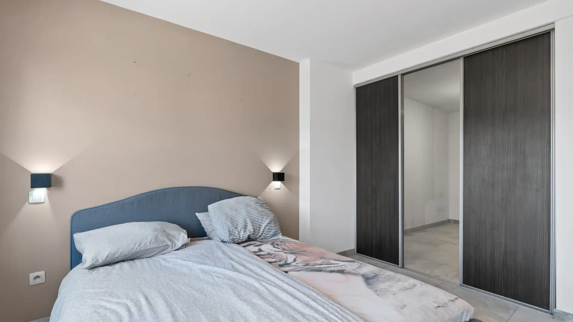 Wonen boven je zaak? Ontdek deze instapklare opportuniteit in het hart van Maasmechelen foto 24