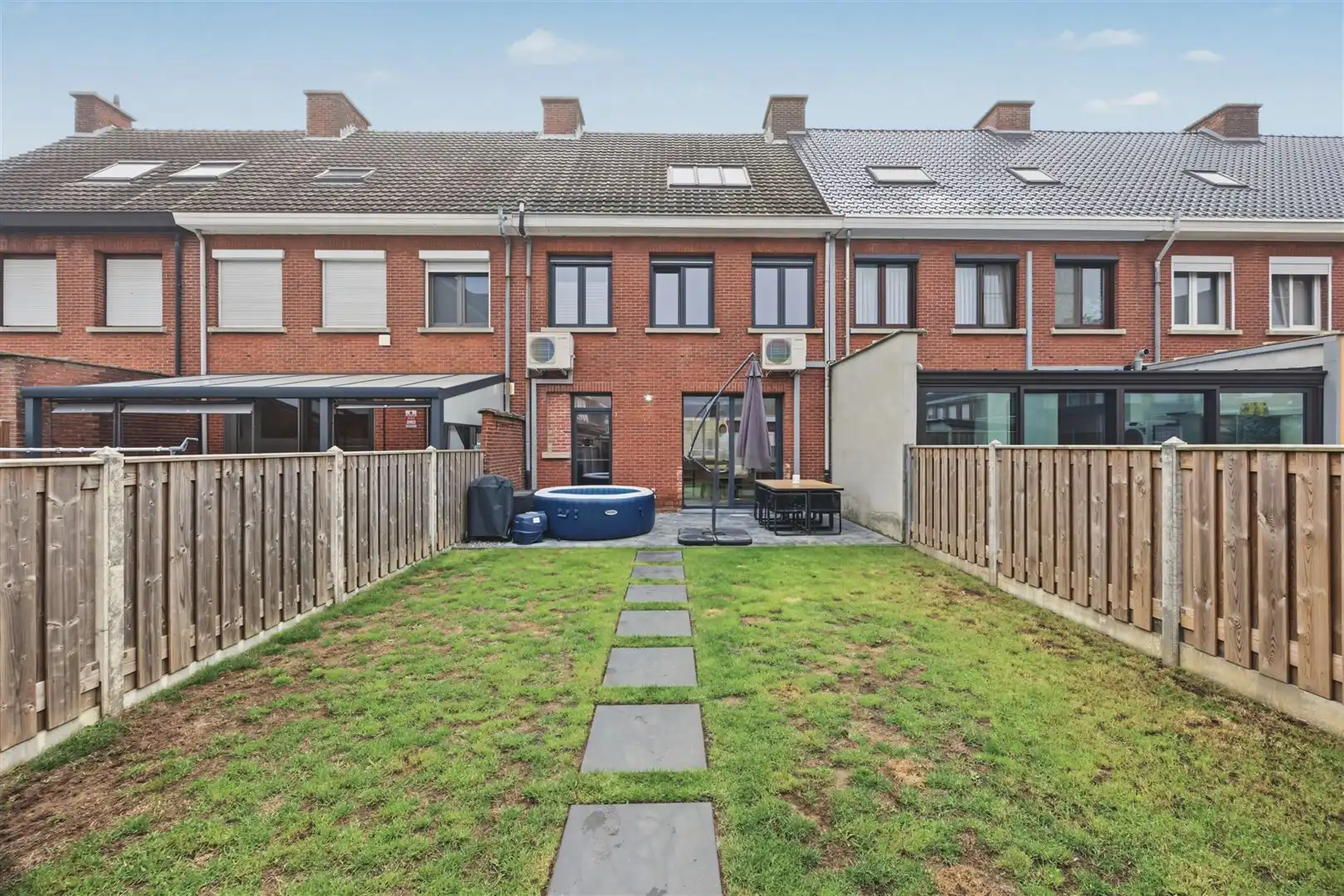 Energiezuinige en gerenoveerde woning in wijk Schoonbroek  foto 2