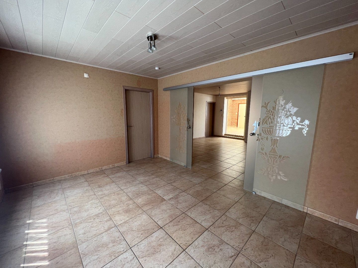 RUIME WONING MET 4 SLAAPKAMERS, TUIN EN DUBBELE GARAGE IN SINT-JULIAAN foto 5