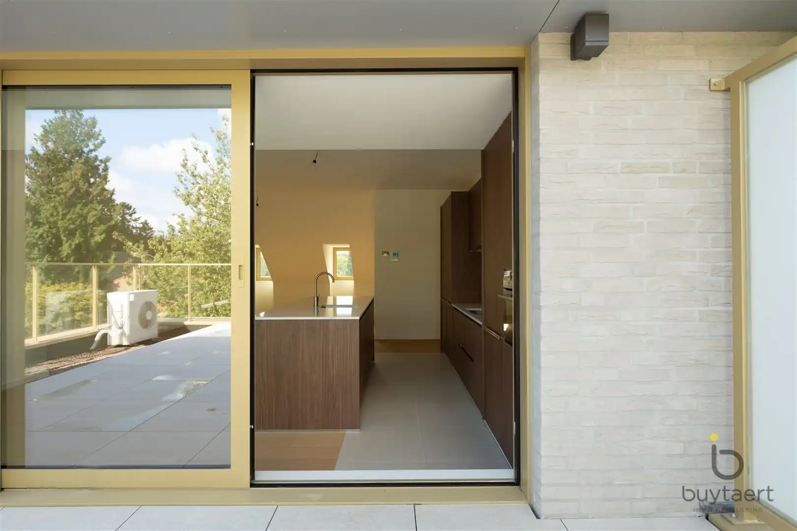 Beleef luxe, comfort en energiezuinigheid in een karaktervolle architectuur. foto 10