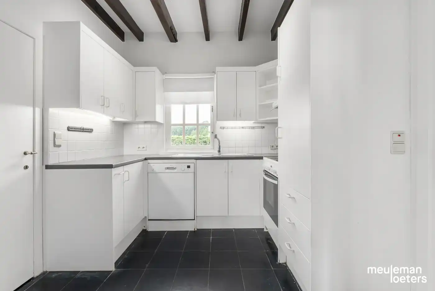 Karaktervolle hoeve met bijgebouw en meer dan 2 ha weiland te Waardamme foto 9