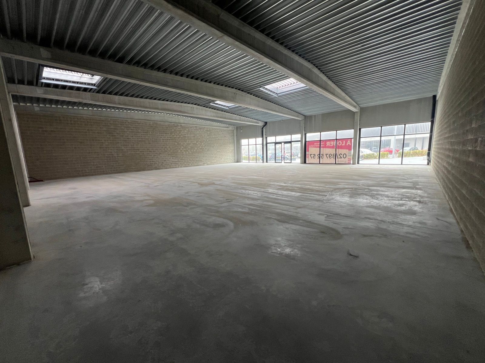Handelszaak  te huur - 445 m2. (UNIT 7) foto 12