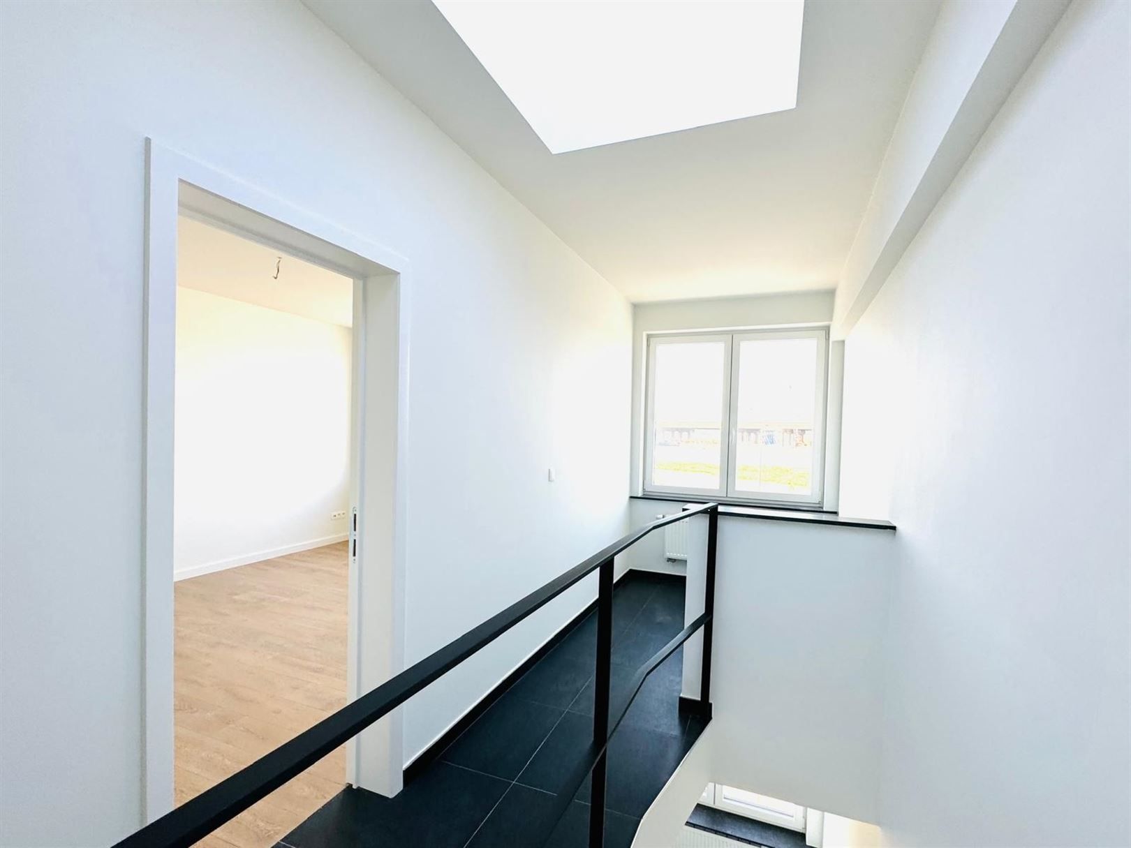 BUILDING met kantoren/appartementen 647m² langs ALBERTKANAAL. foto 34