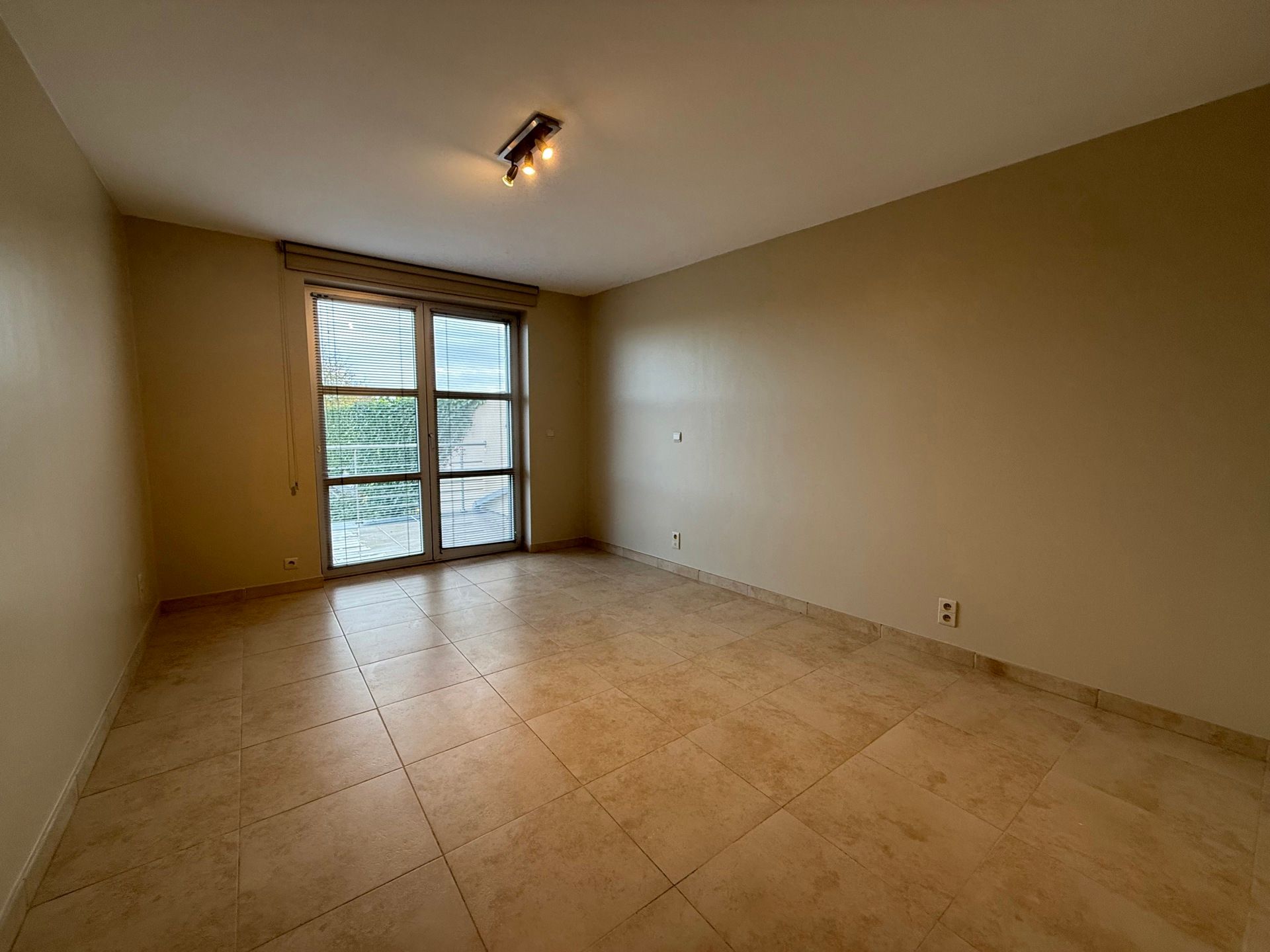 SERSKAMP - Ruim, recent appartement zicht op groen. foto 13