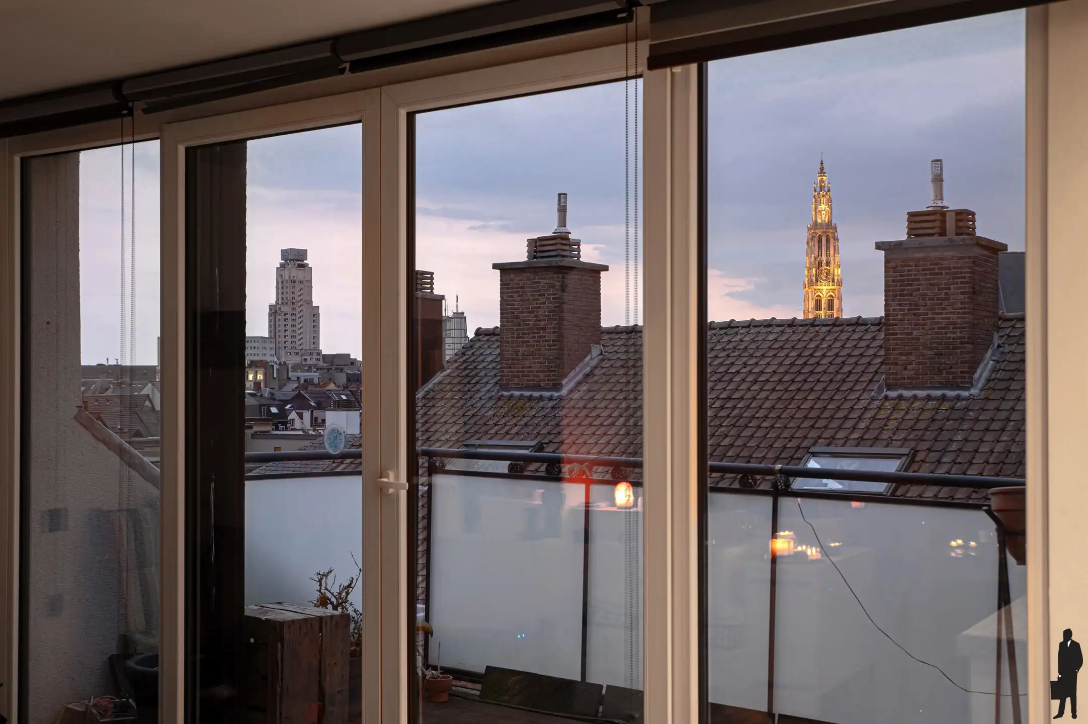 Karaktervol duplex penthouse met charmant terras in historisch Antwerpen foto 8