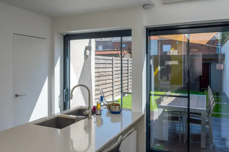 Moderne lumineuze, energiezuinige woning, instapklaar, mooie tuin! foto 9