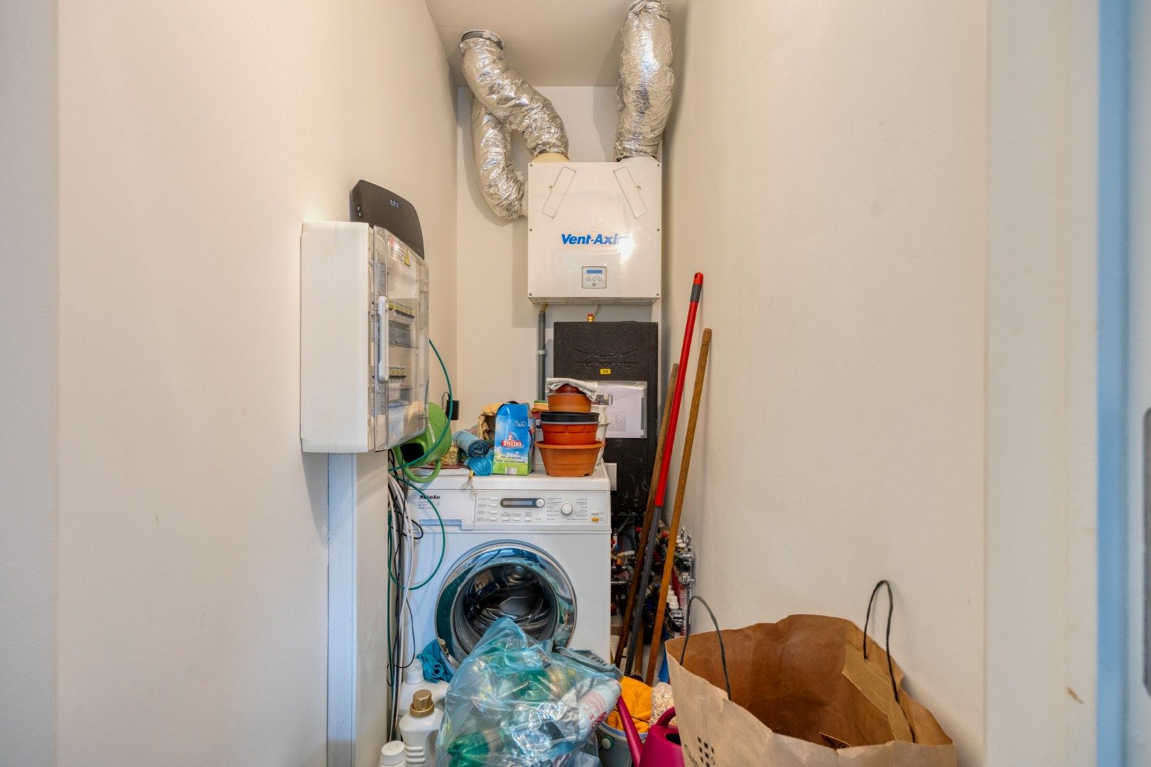 Leuke service flat met 2 SLPKS en terras in het hartje van Mol! foto 8