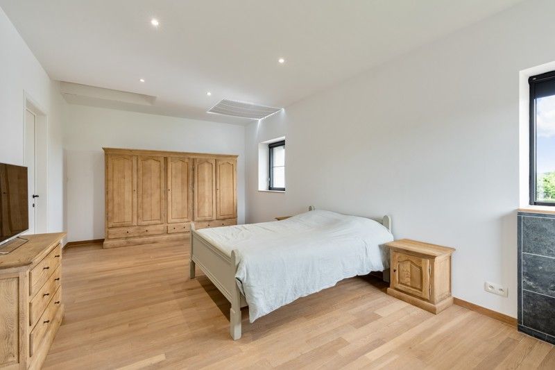 Zeer ruim en stijlvol penthouse met tuin en garage foto 15
