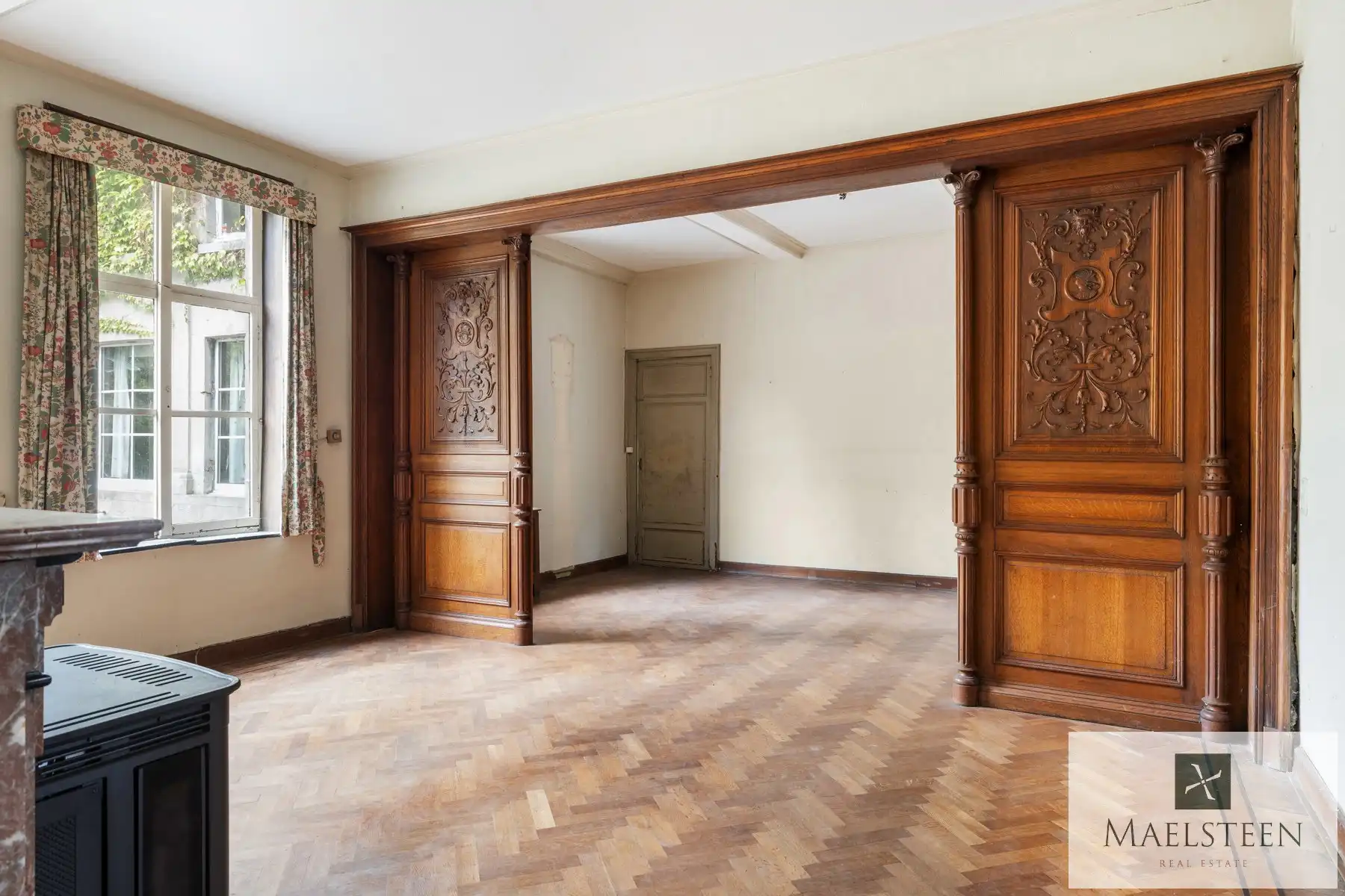 Historisch herenhuis op 3.611m2 in centrum Ruiselede foto 3