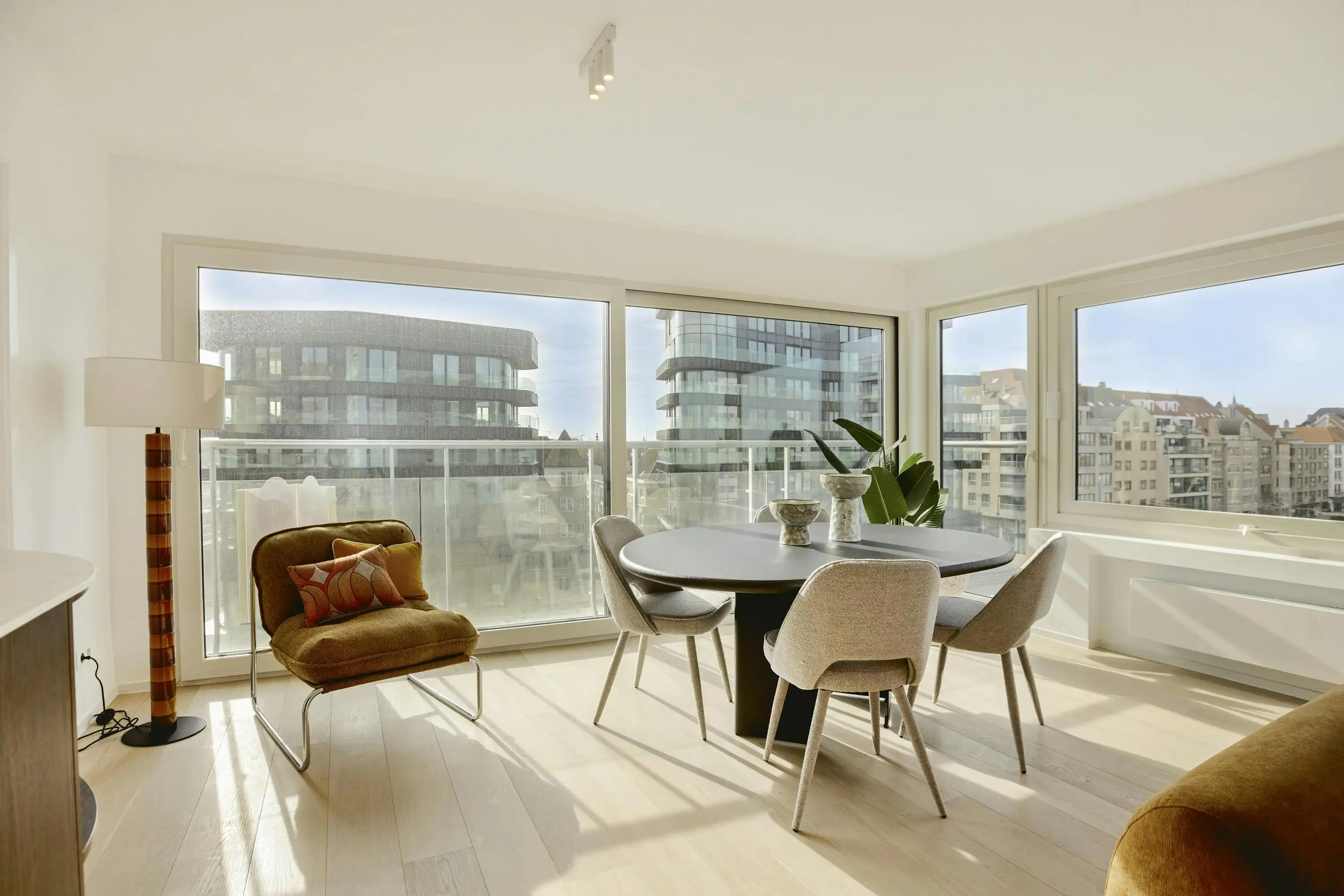 Gerenoveerd appartement met zeezicht te koop in Knokke-Heist foto 5
