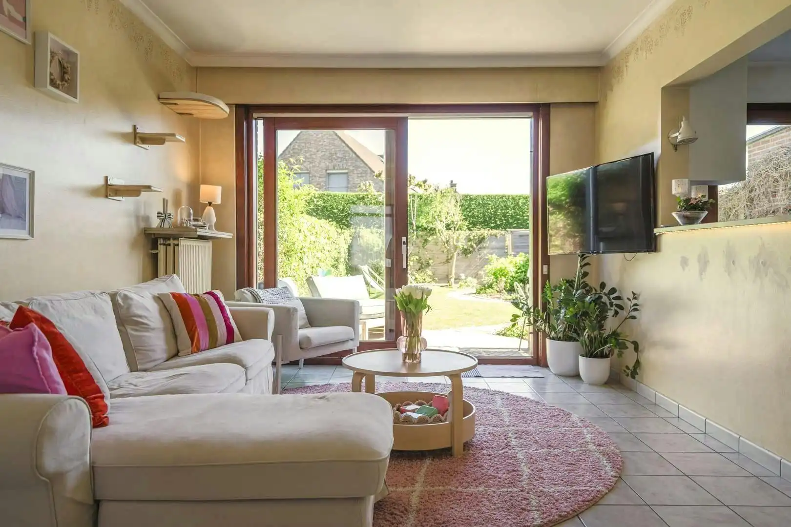 Lichtrijke woning met tuin en garage te koop in Bissegem! foto 3
