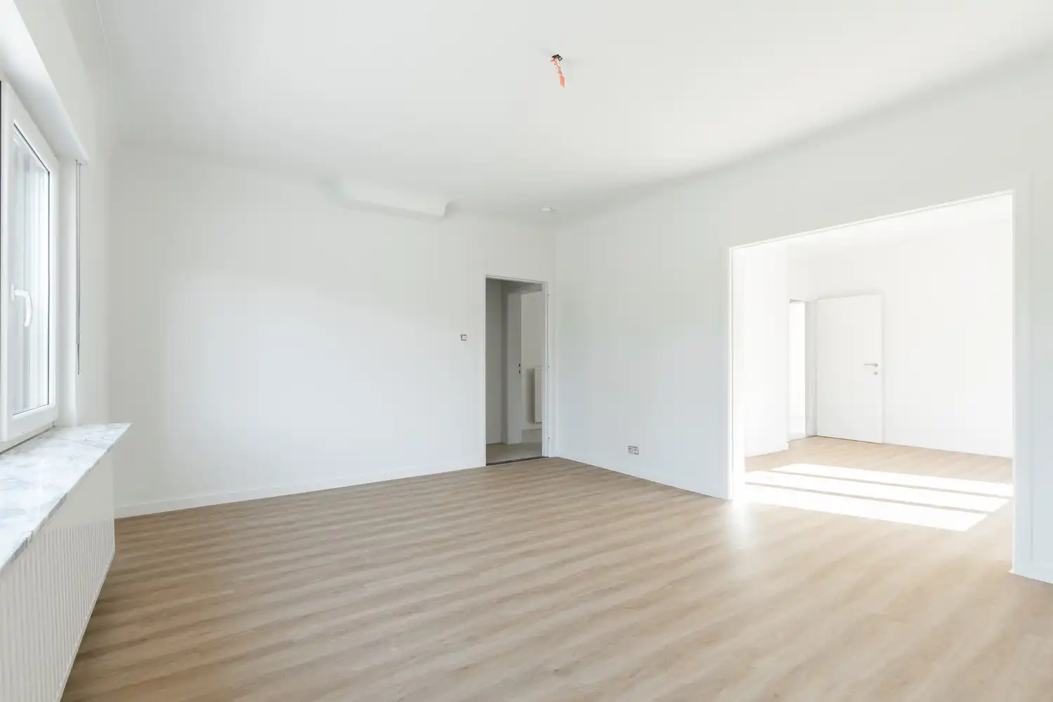Volledig gerenoveerde ruime gezinswoning in het hart van Eksel foto 5