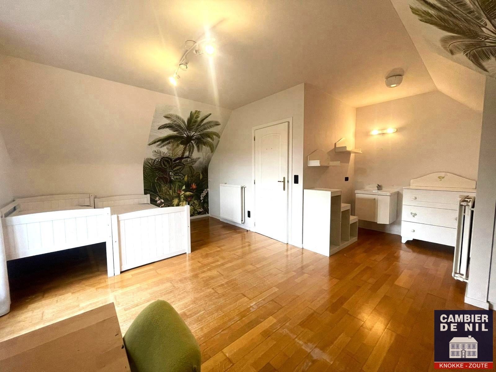 Ruime vrijstaande villa, in residentiële wijk in Knokke-Heist foto 18