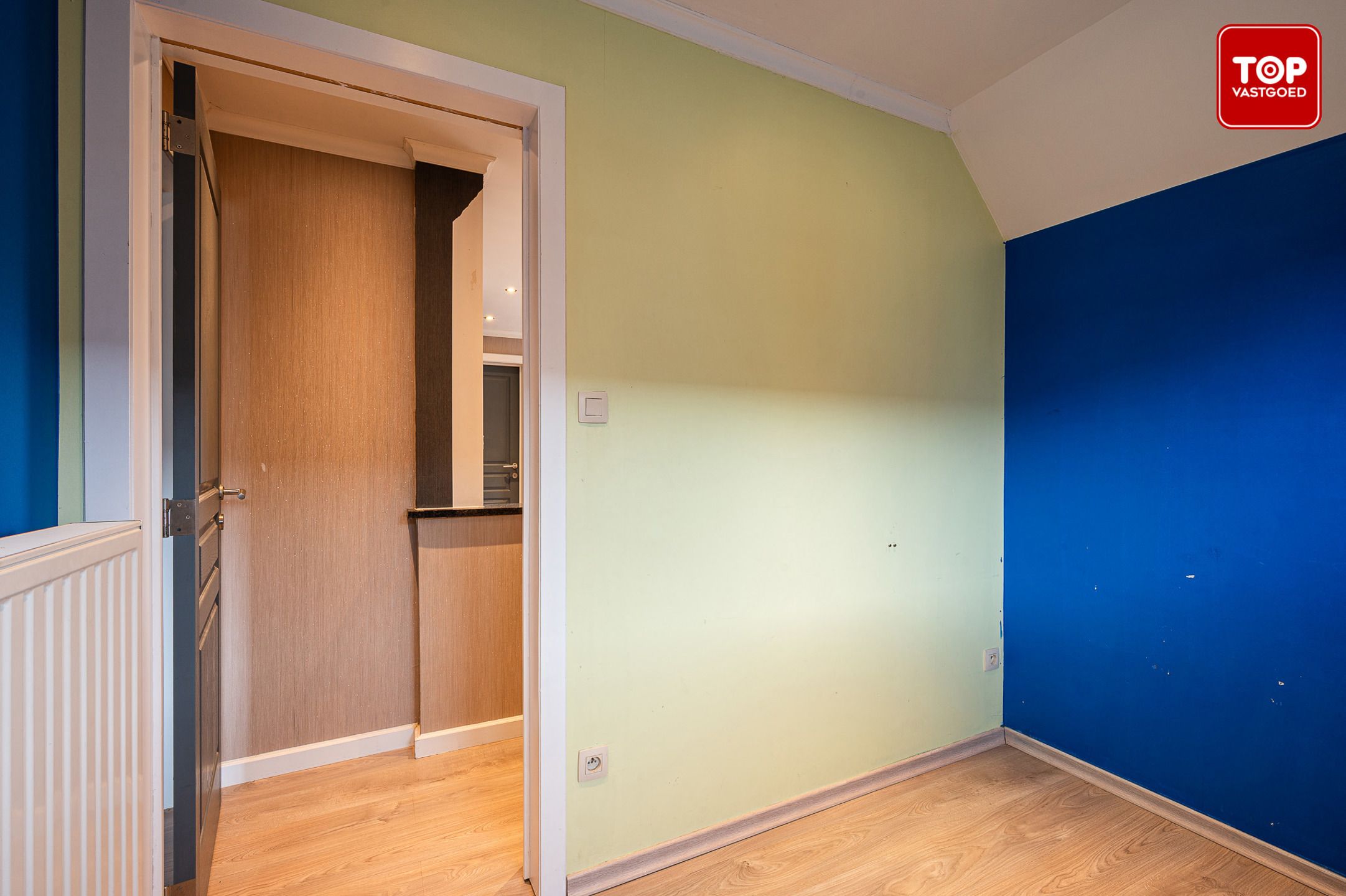 Halfopen woning met 4 slaapkamers, grote tuin en  ruime garage foto 12