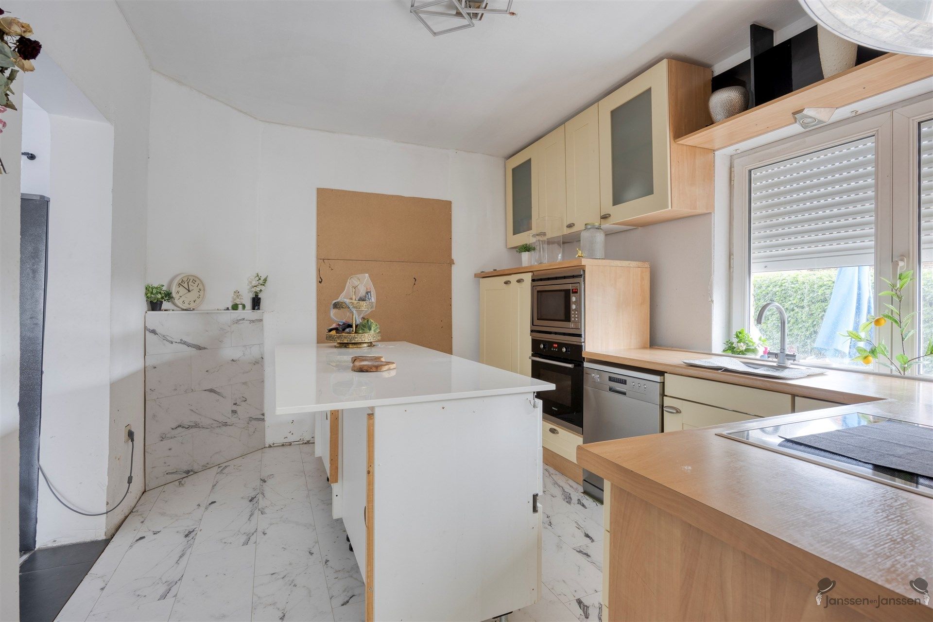 Te renoveren woning foto 10
