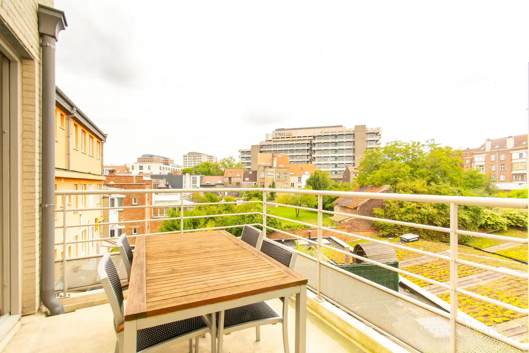 Gemeubileerd App. - 3kamers + terras (Jubelpark) foto {{pictureIndex}}