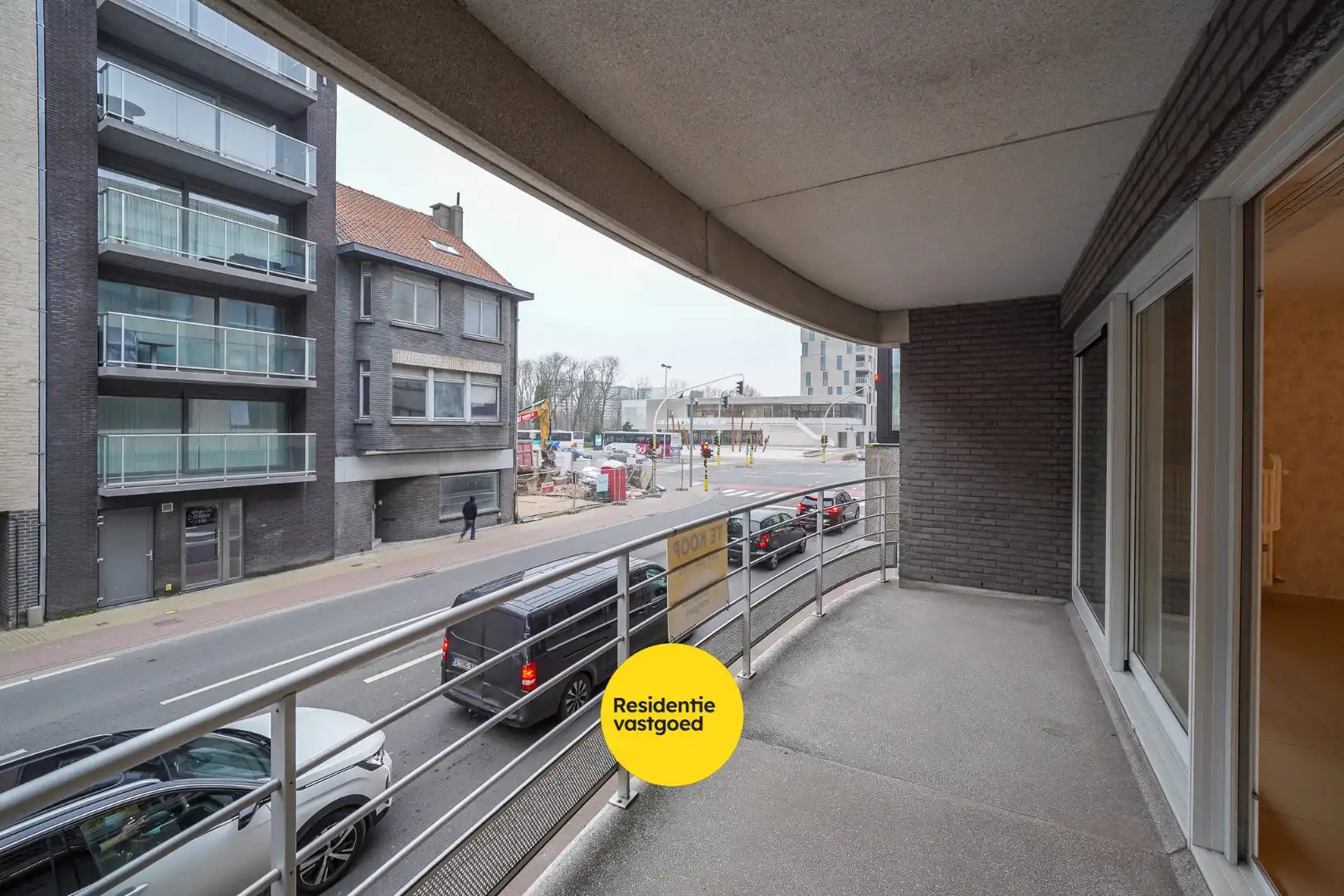 Instapklaar appartement met 2 terrassen te Mariakerke foto 9