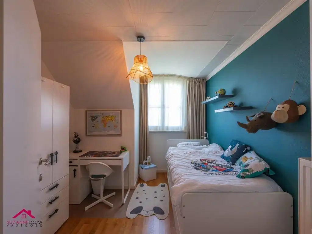 Charmante, ruime half-vrijstaande gezinswoning foto 35