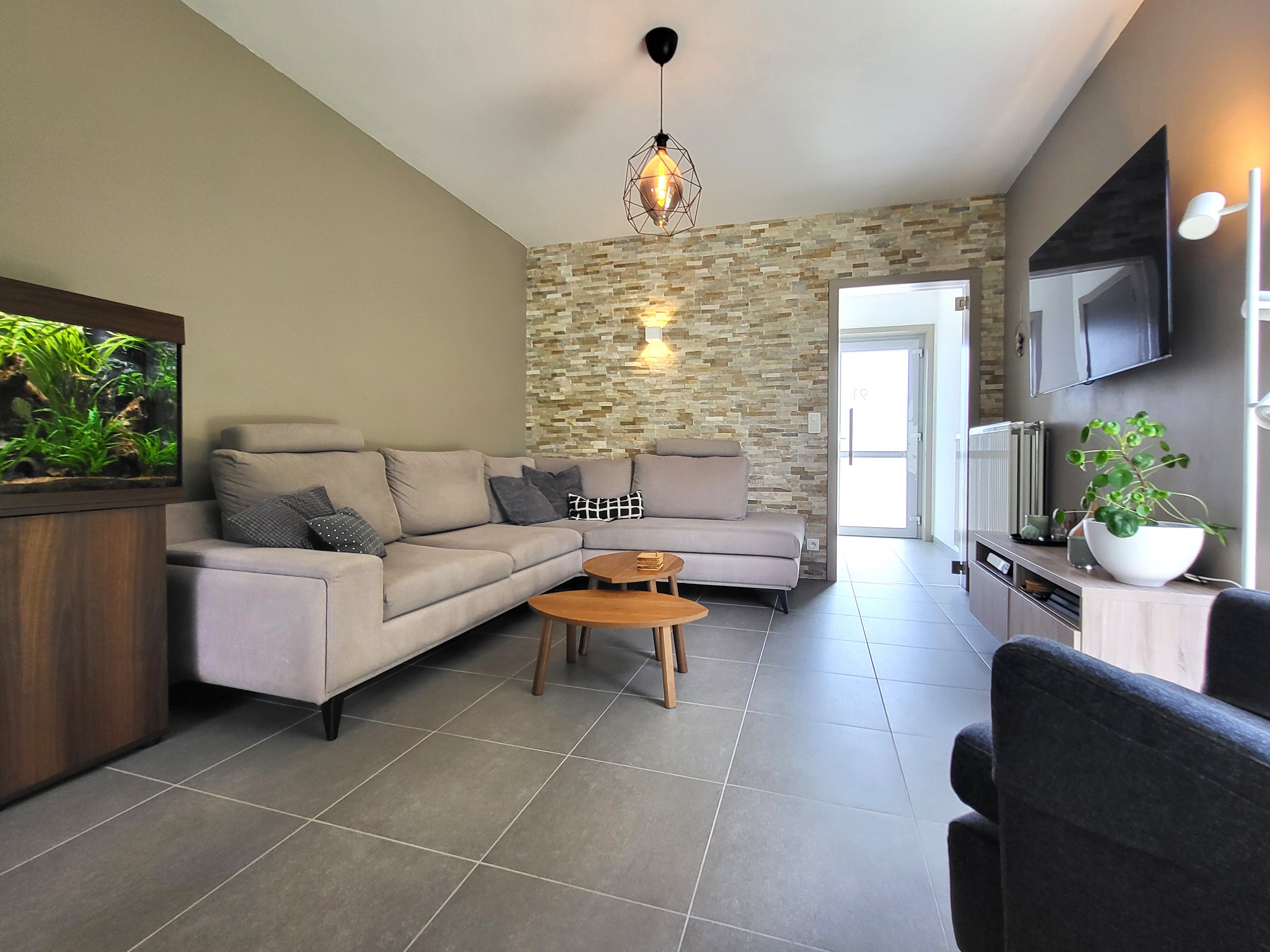 Prachtige nieuwbouwwoning van 2016 hob op 279m² hartje Vlaamse Ardennen met zonnepanelen.  Aanrader!! foto 14