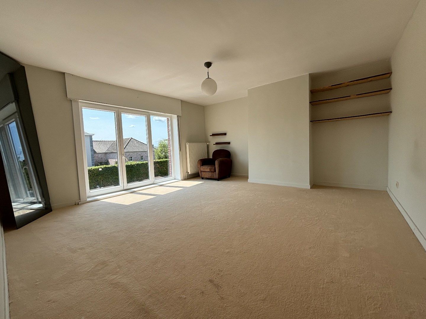 Ruime instapklare woning met tuin en garage. foto 17